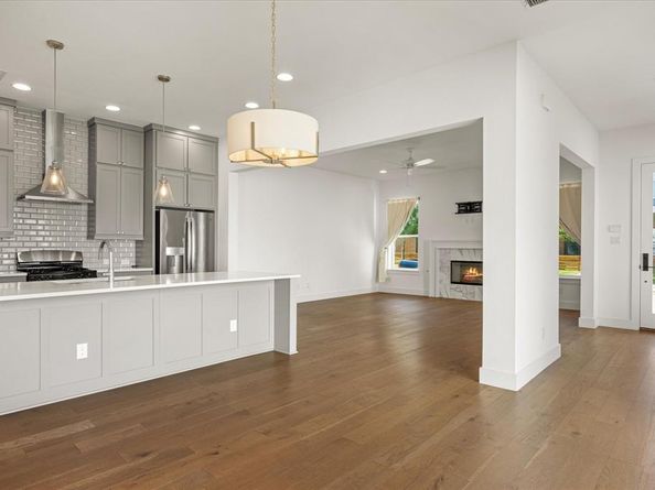 2125  Bird Street , Fort Worth Texas 76111