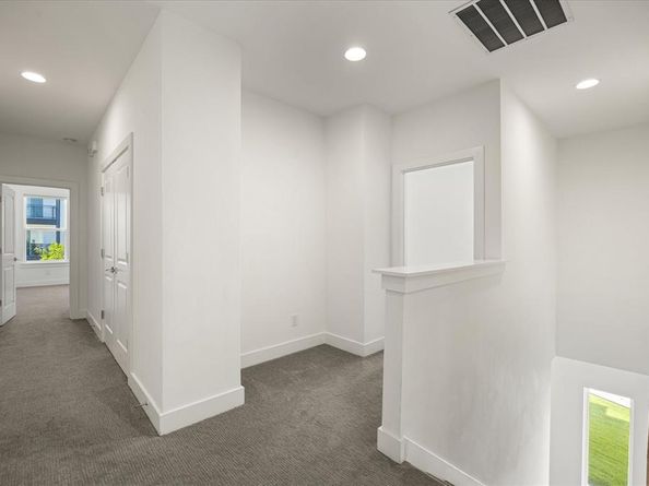 2125  Bird Street , Fort Worth Texas 76111