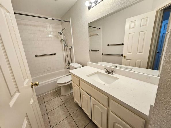 1412  Meadow Drive , Irving Texas 75063