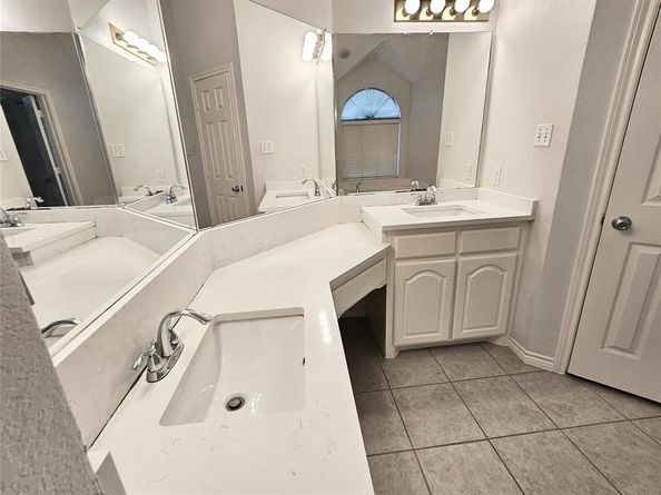 1412  Meadow Drive , Irving Texas 75063