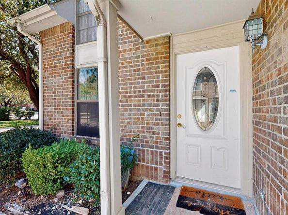 100  Shinoak Valley , Irving Texas 75063