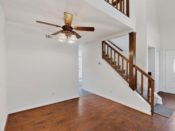 100  Shinoak Valley , Irving Texas 75063
