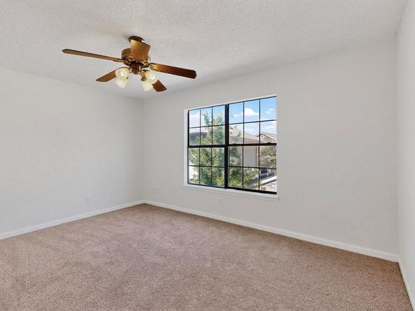 100  Shinoak Valley , Irving Texas 75063