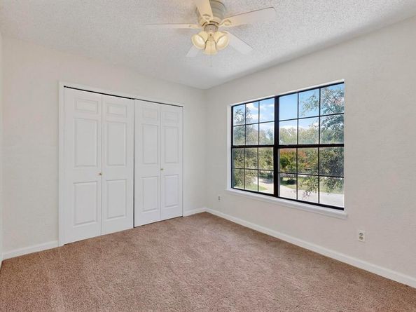100  Shinoak Valley , Irving Texas 75063