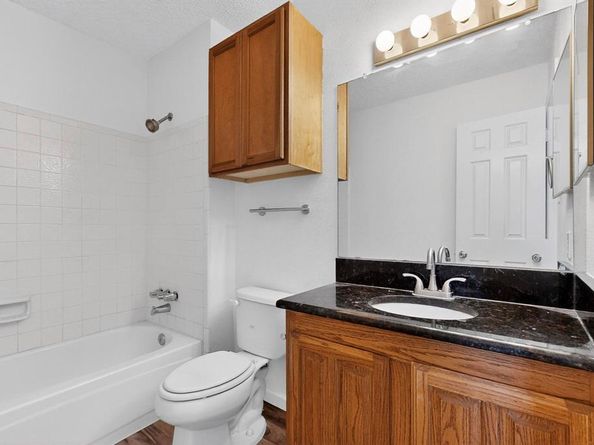 100  Shinoak Valley , Irving Texas 75063