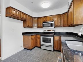 100  Shinoak Valley , Irving Texas 75063