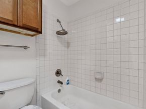 100  Shinoak Valley , Irving Texas 75063