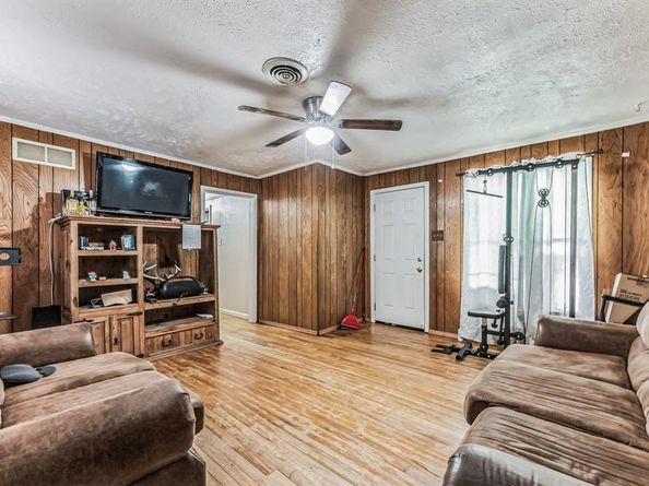 6762  Church Street , Fort Worth Texas 76112