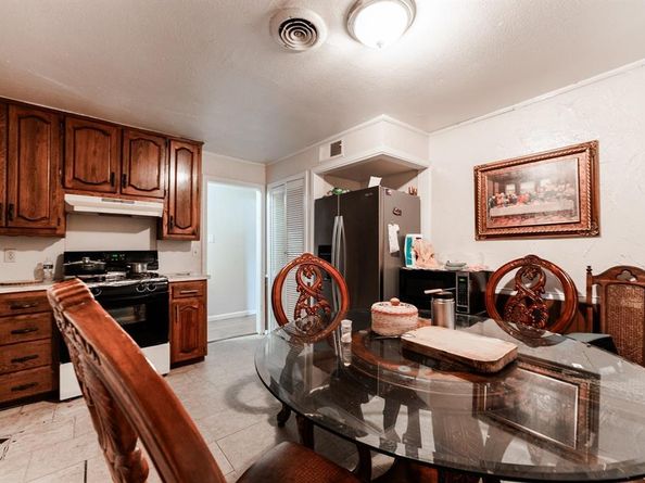 6762  Church Street , Fort Worth Texas 76112