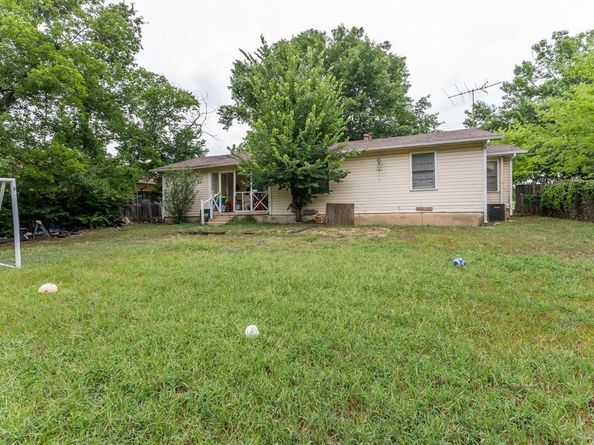6762  Church Street , Fort Worth Texas 76112