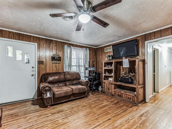 6762  Church Street , Fort Worth Texas 76112