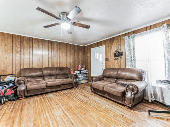 6762  Church Street , Fort Worth Texas 76112