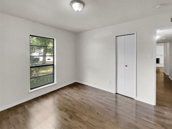 6102  Lakecrest Drive , Garland Texas 75043
