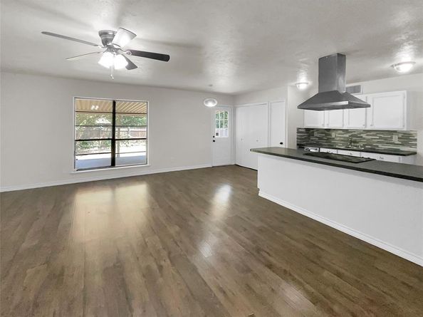 6102  Lakecrest Drive , Garland Texas 75043