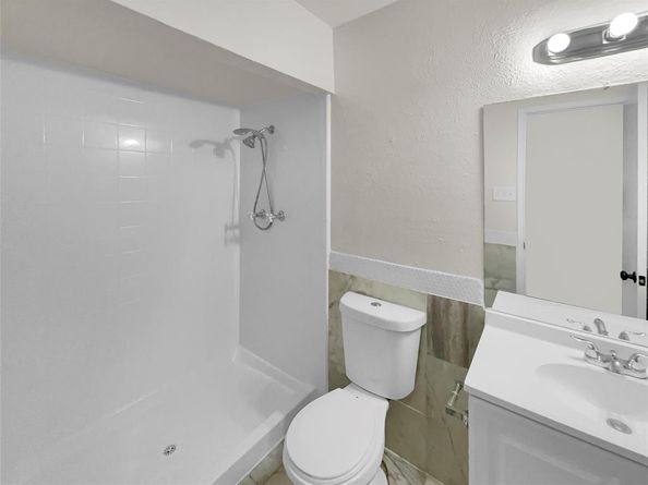 6102  Lakecrest Drive , Garland Texas 75043