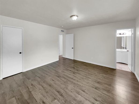 6102  Lakecrest Drive , Garland Texas 75043