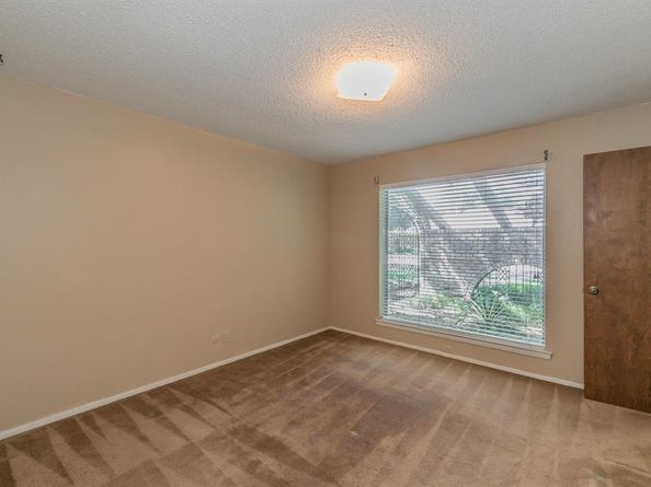 1713  Venetian Circle , Arlington Texas 76013