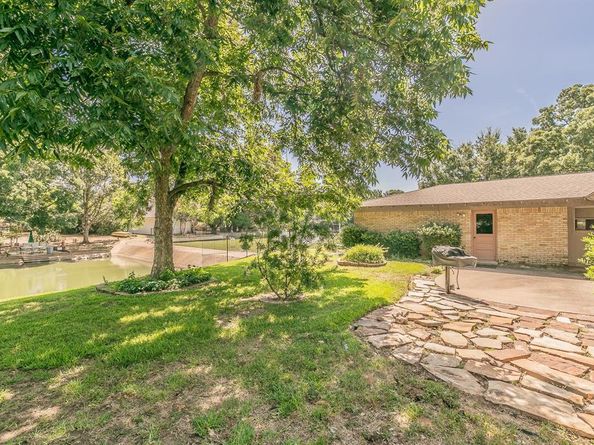 1713  Venetian Circle , Arlington Texas 76013