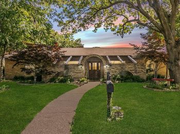 1713  Venetian Circle 
