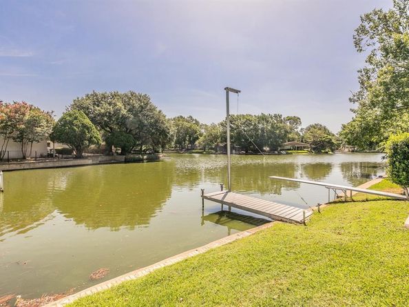 1713  Venetian Circle , Arlington Texas 76013