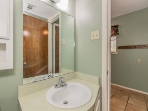 1713  Venetian Circle , Arlington Texas 76013