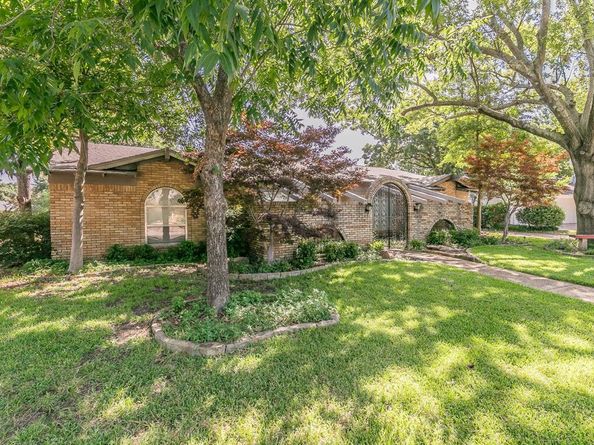 1713  Venetian Circle , Arlington Texas 76013