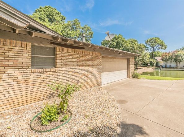 1713  Venetian Circle , Arlington Texas 76013