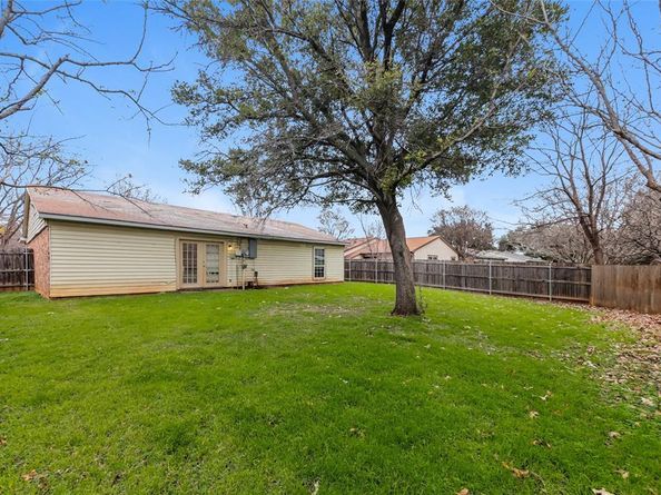 3817  Longmeadow Way , Fort Worth Texas 76133