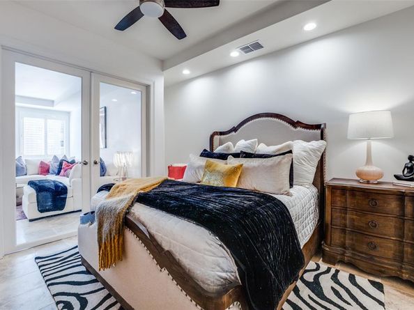1505  Elm Street  501, Dallas Texas 75201