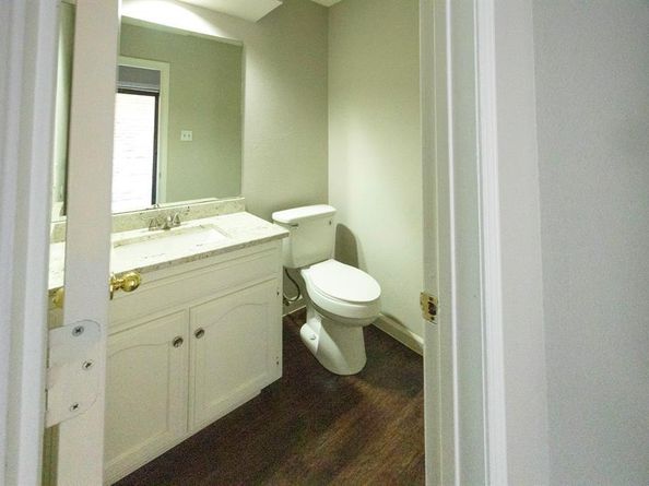 207 E Harwood Road  52, Euless Texas 76039