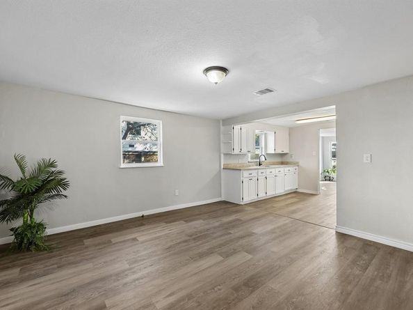 1724  Lloyd Avenue , Fort Worth Texas 76105