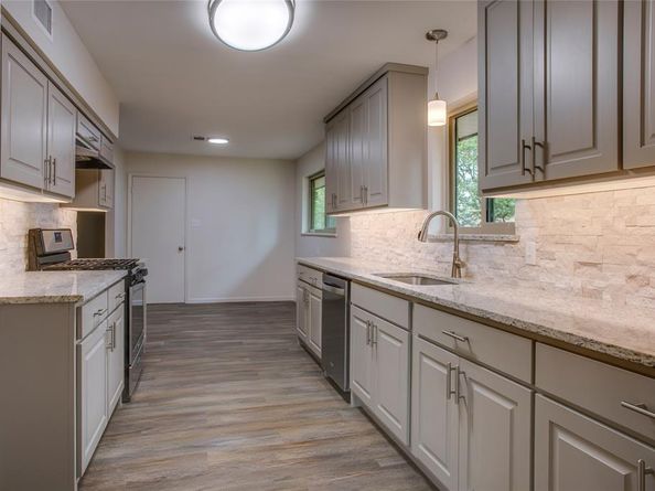6945  Clearglen Drive , Dallas Texas 75232