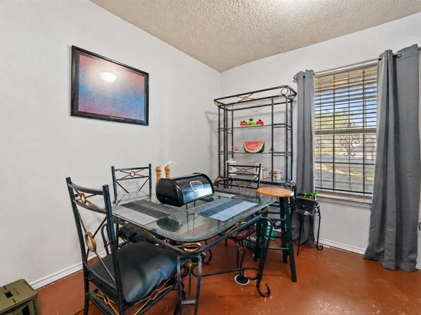 2634  Gooch Street , Dallas Texas 75241