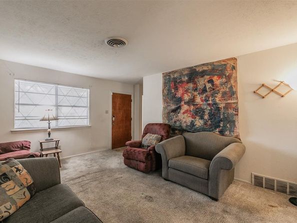 7412  Meadowcrest Drive , Fort Worth Texas 76112