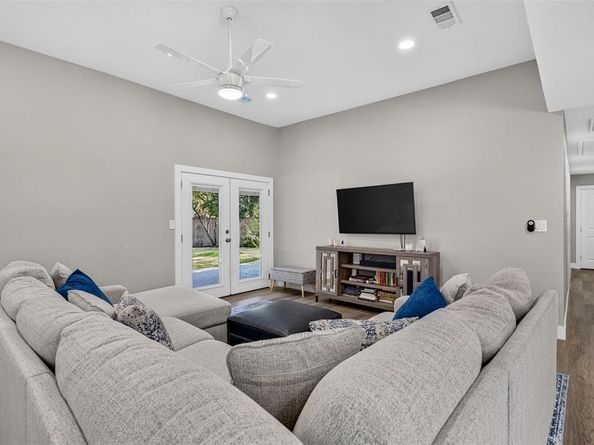 11335  Mccree Road , Dallas Texas 75238