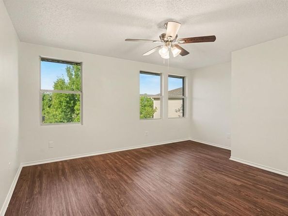 1404  Sunflower Court , Burleson Texas 76028