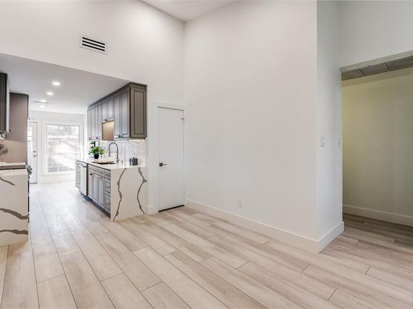 13702  FLAGSTONE Lane , Dallas Texas 75240