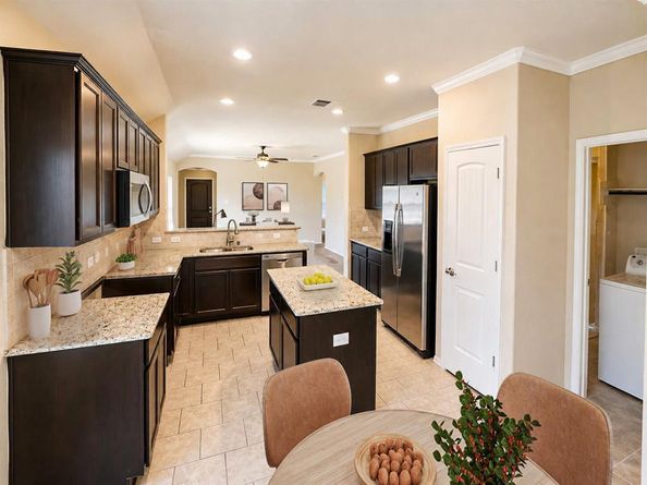 516  Cheyenne Drive , Aubrey Texas 76227
