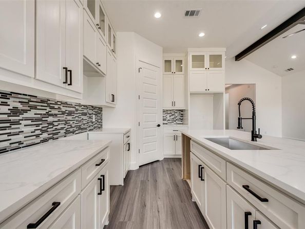 3811  Aransas Street , Dallas Texas 75212