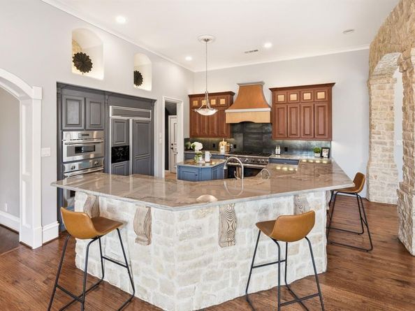 3091  Whispering Oaks Drive , Highland Village Texas 75077