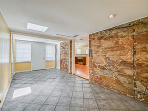 2819  Maple Springs Boulevard , Dallas Texas 75235