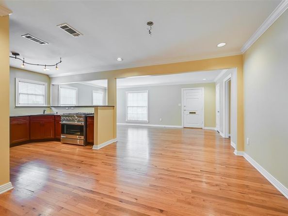 2819  Maple Springs Boulevard , Dallas Texas 75235