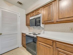 2014  Willoughby Lane  4612, Arlington Texas 76011