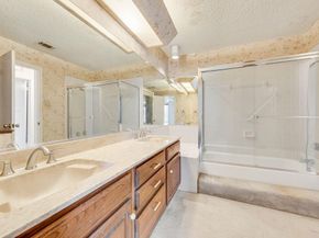 2014  Willoughby Lane  4612, Arlington Texas 76011