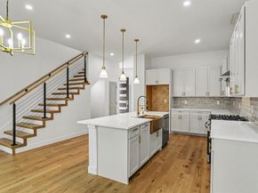 2218  Bombay Avenue , Dallas Texas 75235