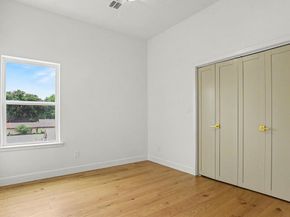 2218  Bombay Avenue , Dallas Texas 75235