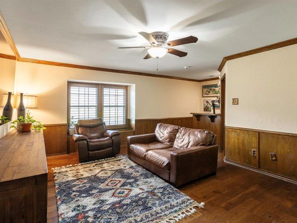 1222  Stonewall Street , Garland Texas 75043