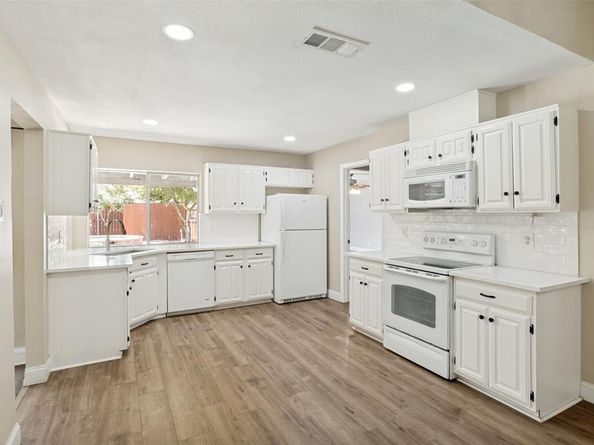 1818  Trowbridge Street , Garland Texas 75044