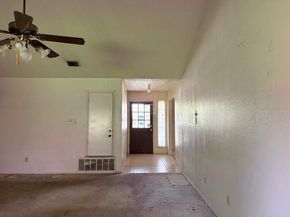 110 E Schreiber Street , Garland Texas 75040