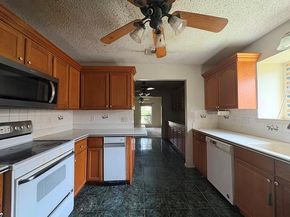 110 E Schreiber Street , Garland Texas 75040